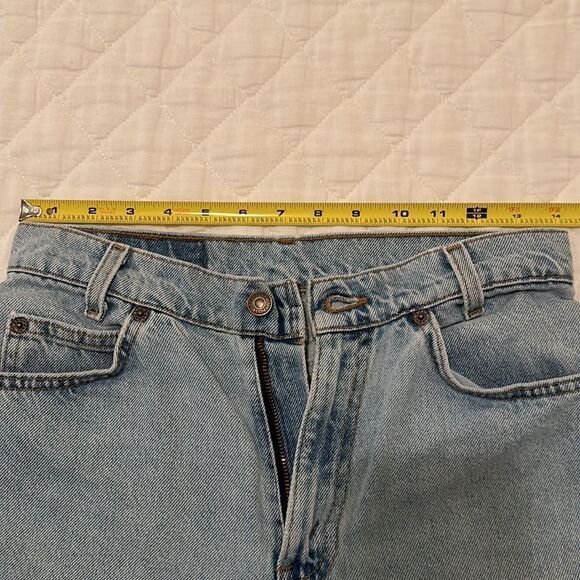 NWOT Levi’s Vintage High Waisted Denim Shorts 550 Student Relaxed Fit, Size W27 - Picture 14 of 16